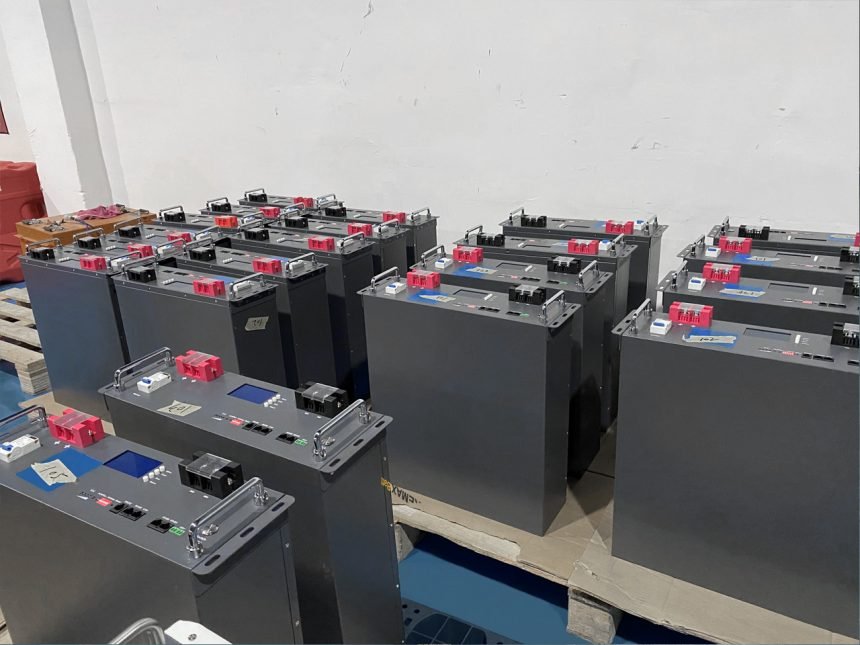 OEM EG4 LiFePo4 12v 400ah 410ah Power Queen lithium ion battery